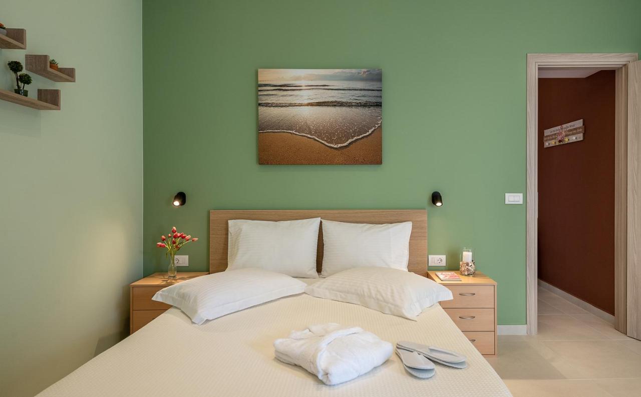 M City Apartments 100M From The Beach Hanya Dış mekan fotoğraf