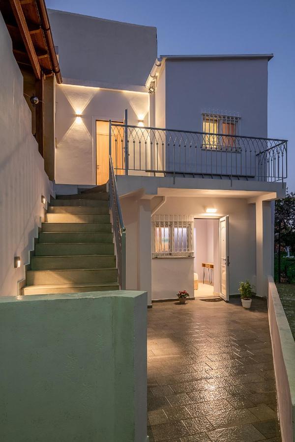 M City Apartments 100M From The Beach Hanya Dış mekan fotoğraf