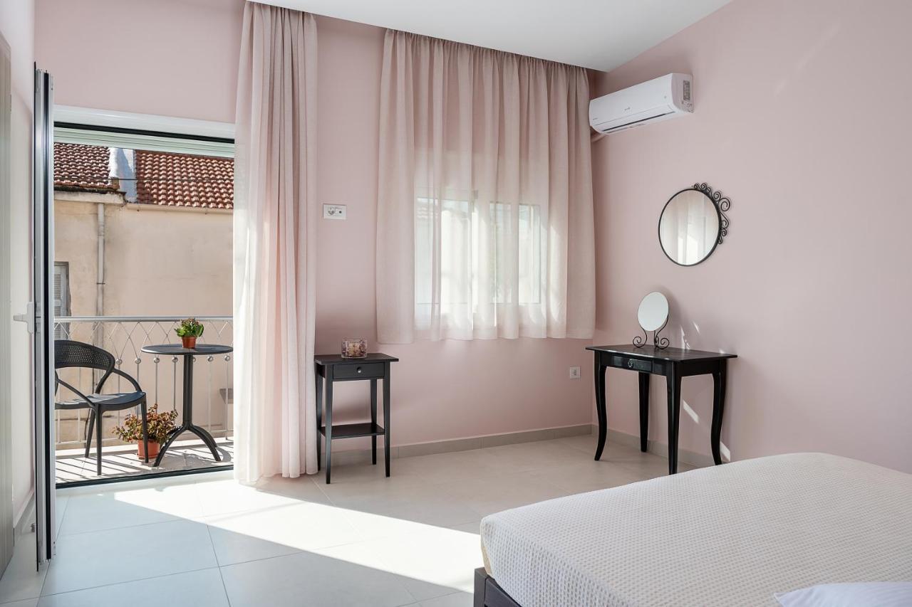M City Apartments 100M From The Beach Hanya Dış mekan fotoğraf